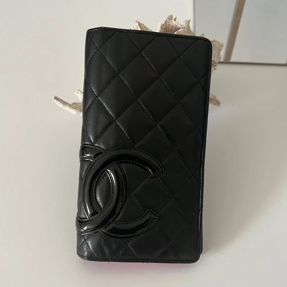 CHANEL quilted black